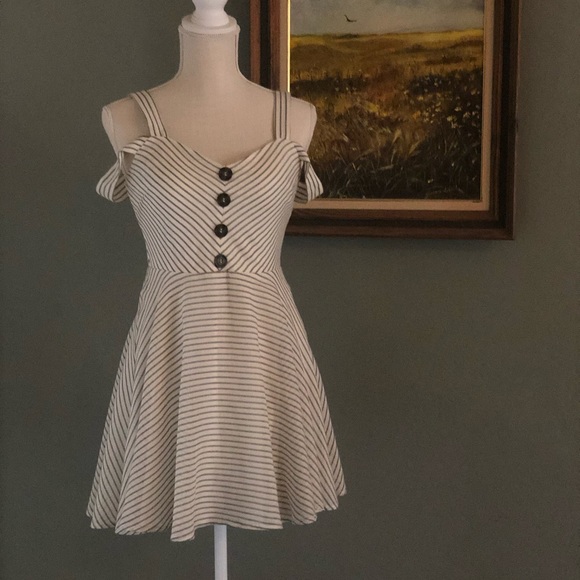 Jodi Kristopher Dress with Strips - Picture 1 of 14